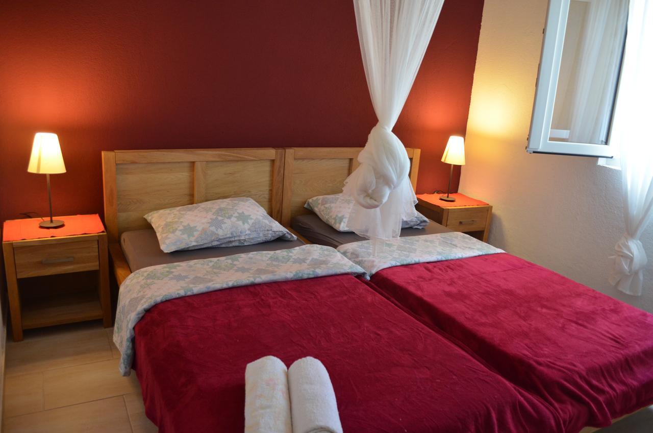 Žirje Poseidon Holiday Guesthouse מראה חיצוני תמונה