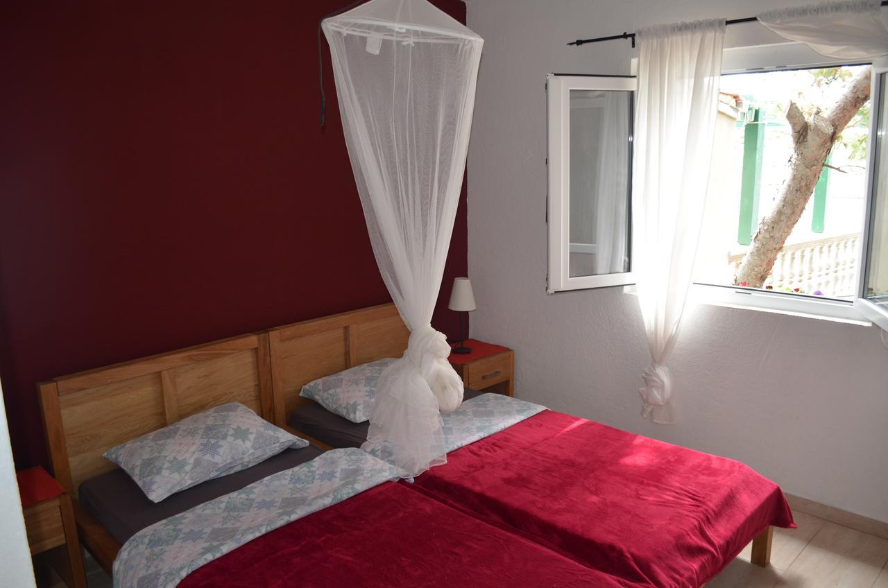 Žirje Poseidon Holiday Guesthouse מראה חיצוני תמונה